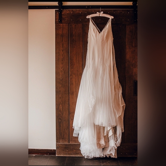 White by Vera Wang Dresses & Skirts - White by Vera Wang Cream Wedding Dress